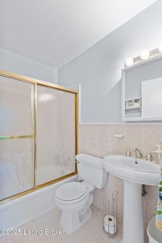 6600 Bilsim Ln, Louisville, KY 40291