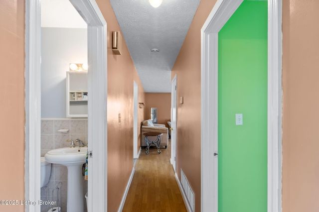 6600 Bilsim Ln, Louisville, KY 40291