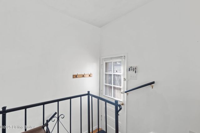 6600 Bilsim Ln, Louisville, KY 40291