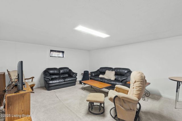 6600 Bilsim Ln, Louisville, KY 40291