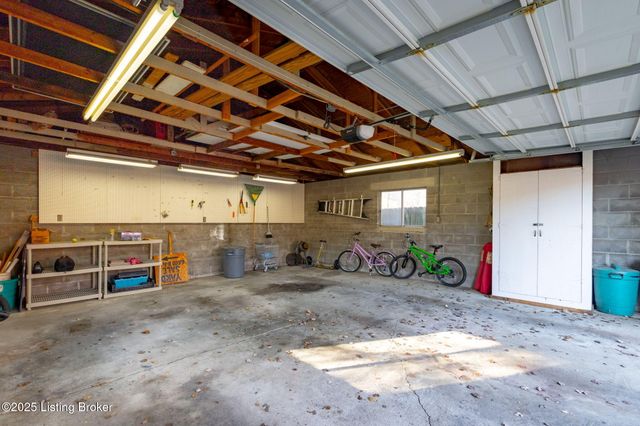 6600 Bilsim Ln, Louisville, KY 40291