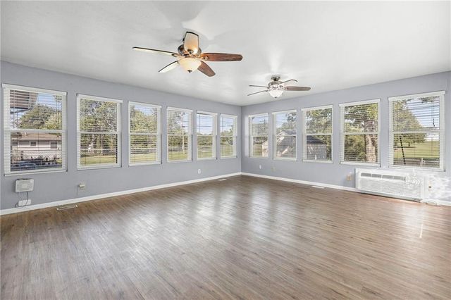 1409 S Elm Street, Ottawa, KS 66067