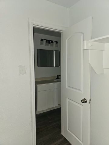 1208 E Daggett Avenue, Fort Worth, TX 76104
