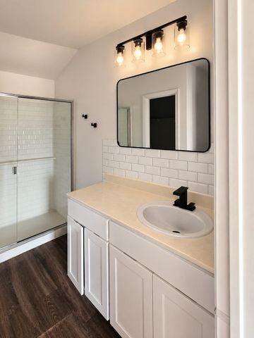 1208 E Daggett Avenue, Fort Worth, TX 76104