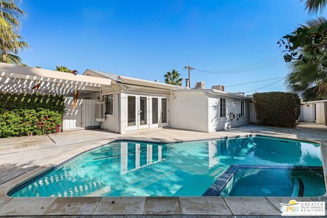 111 Canyon Rock Road, Palm Springs, CA 92264