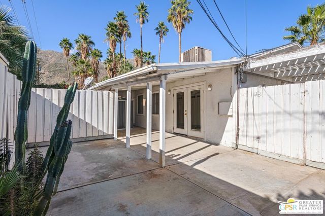 111 Canyon Rock Road, Palm Springs, CA 92264