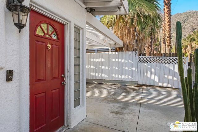 111 Canyon Rock Road, Palm Springs, CA 92264