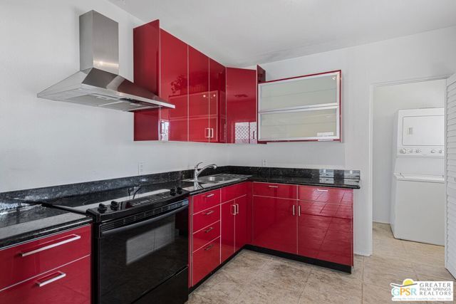 111 Canyon Rock Road, Palm Springs, CA 92264