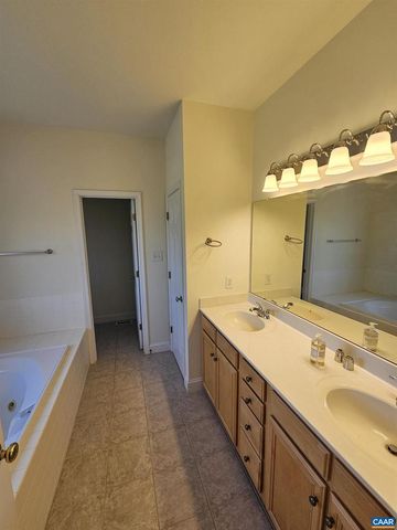 134 DEERWOOD DR, Charlottesville, VA 22911