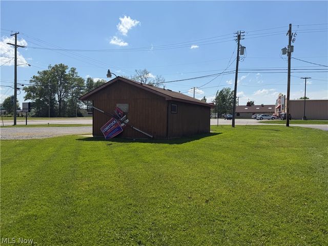 17688 Mahoning Avenue, Lake Milton, OH 44429