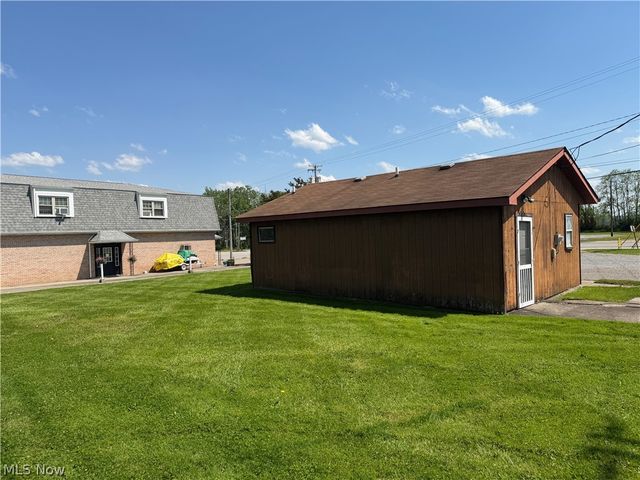17688 Mahoning Avenue, Lake Milton, OH 44429