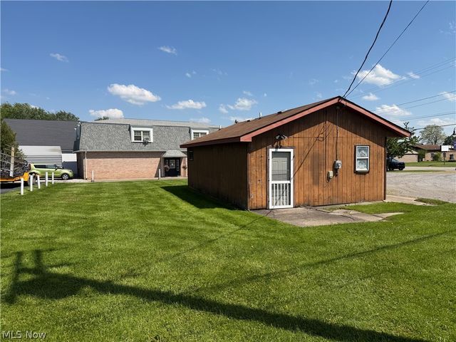 17688 Mahoning Avenue, Lake Milton, OH 44429
