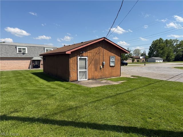 17688 Mahoning Avenue, Lake Milton, OH 44429