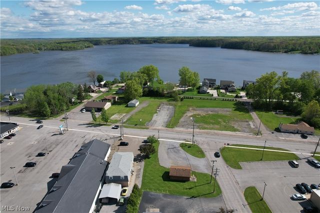 17688 Mahoning Avenue, Lake Milton, OH 44429
