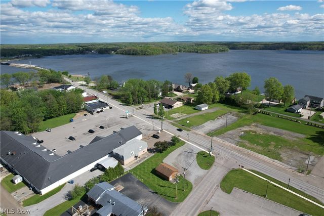 17688 Mahoning Avenue, Lake Milton, OH 44429