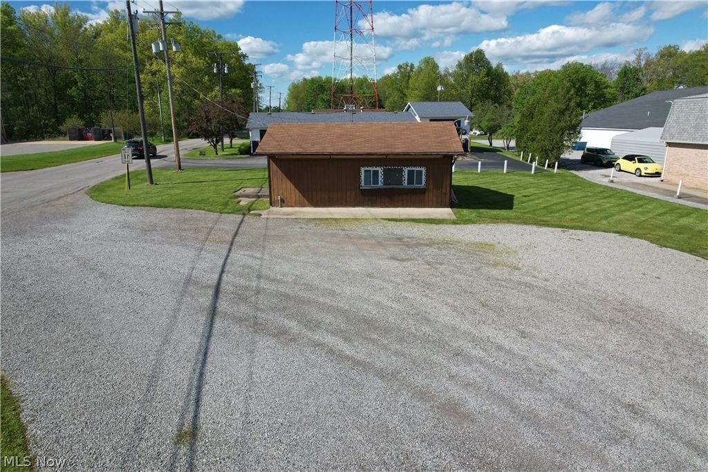 17688 Mahoning Avenue, Lake Milton, OH 44429