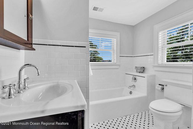37 Ludlow Avenue, Spring Lake, NJ 07762