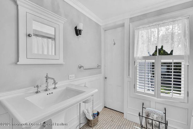 37 Ludlow Avenue, Spring Lake, NJ 07762