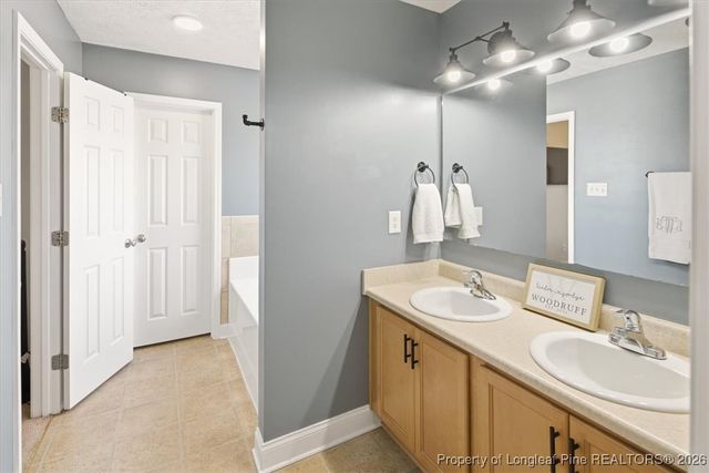 205 Copper Creek Drive, Raeford, NC 28376