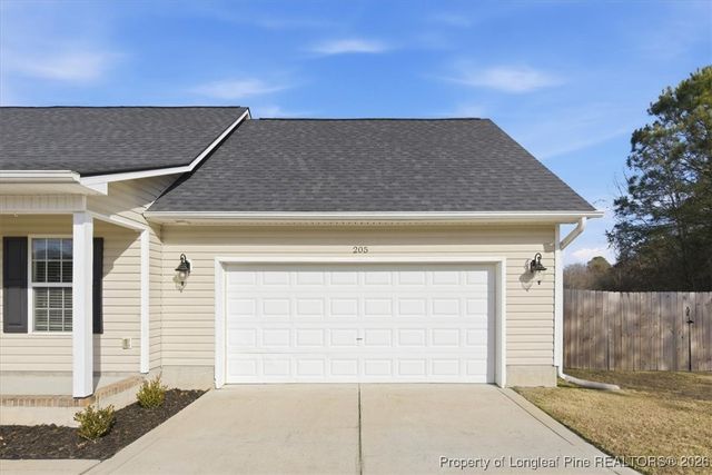 205 Copper Creek Drive, Raeford, NC 28376