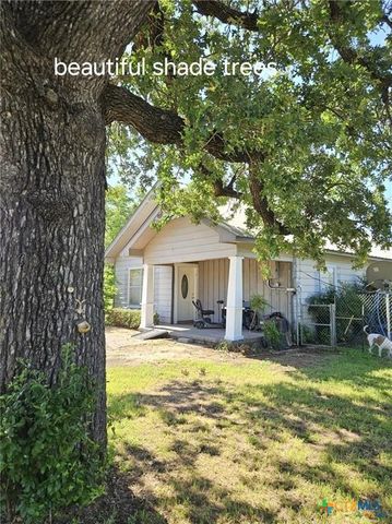 1518 Golf Course Road, Gatesville, TX 76528