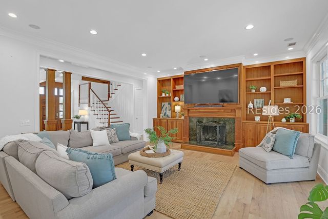4 Hidden Lake Ct, Bluffton, SC 29910