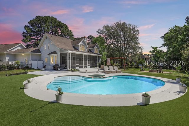4 Hidden Lake Ct, Bluffton, SC 29910