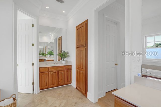 4 Hidden Lake Ct, Bluffton, SC 29910