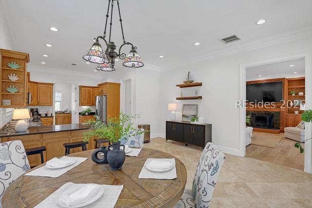 4 Hidden Lake Ct, Bluffton, SC 29910