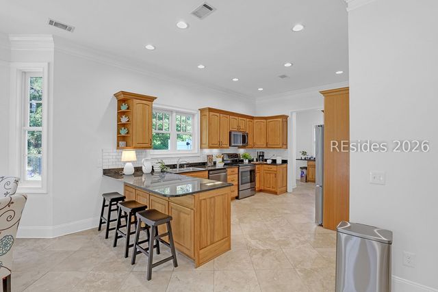4 Hidden Lake Ct, Bluffton, SC 29910