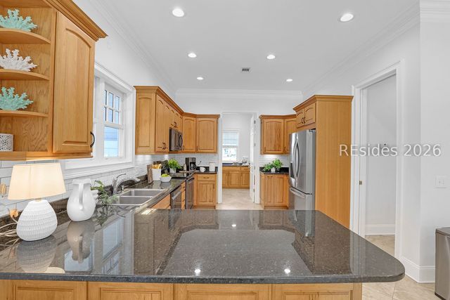 4 Hidden Lake Ct, Bluffton, SC 29910