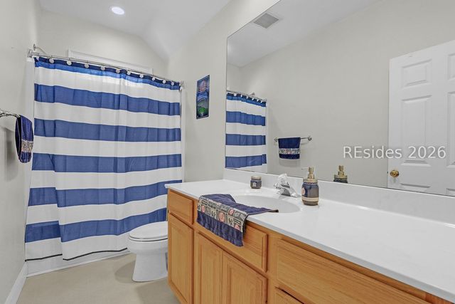 4 Hidden Lake Ct, Bluffton, SC 29910