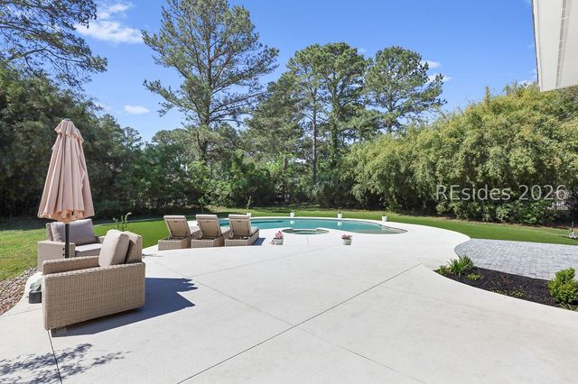 4 Hidden Lake Ct, Bluffton, SC 29910