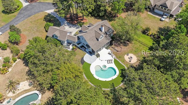 4 Hidden Lake Ct, Bluffton, SC 29910