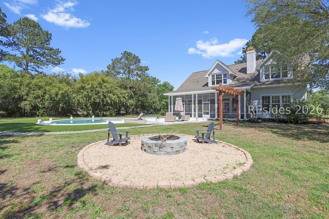 4 Hidden Lake Ct, Bluffton, SC 29910