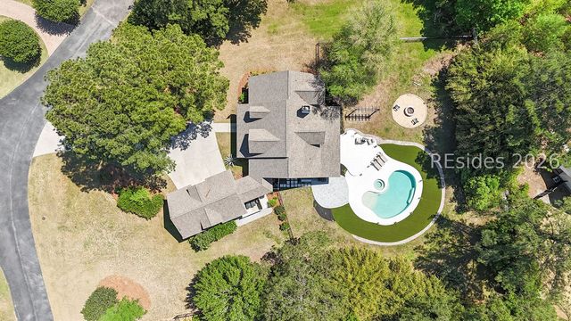 4 Hidden Lake Ct, Bluffton, SC 29910