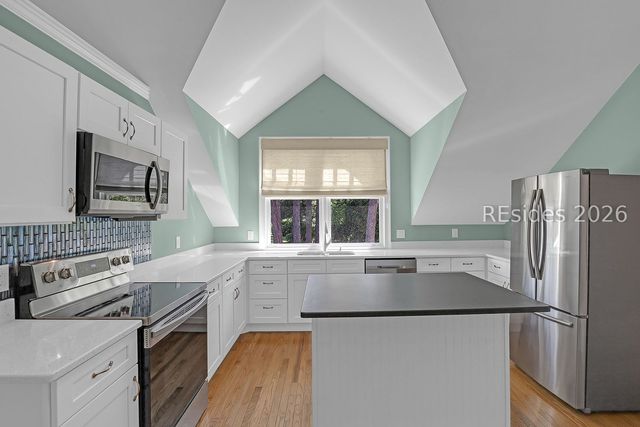 4 Hidden Lake Ct, Bluffton, SC 29910