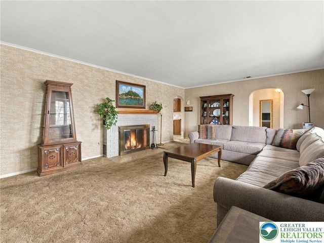1 North 9th, Coplay Boro, PA 18037