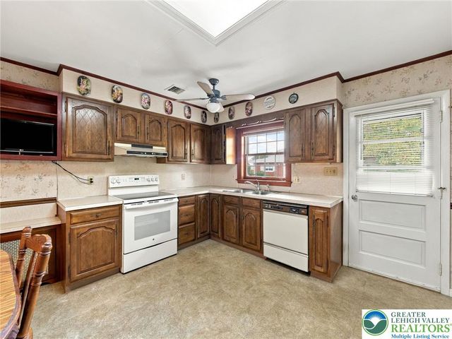 1 North 9th, Coplay Boro, PA 18037