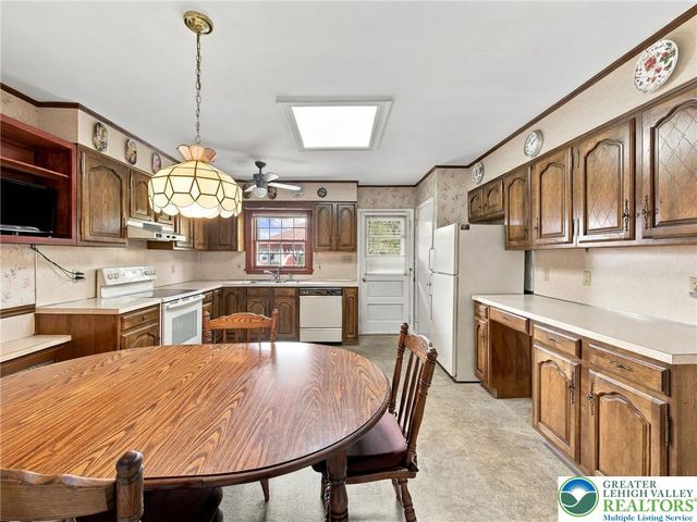 1 North 9th, Coplay Boro, PA 18037