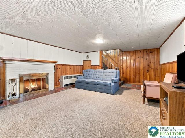 1 North 9th, Coplay Boro, PA 18037