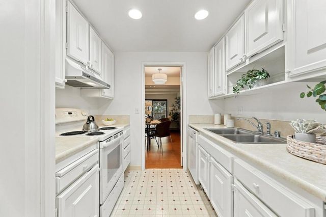 5488 Cribari Green, San Jose, CA 95135