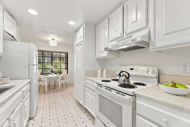 5488 Cribari Green, San Jose, CA 95135