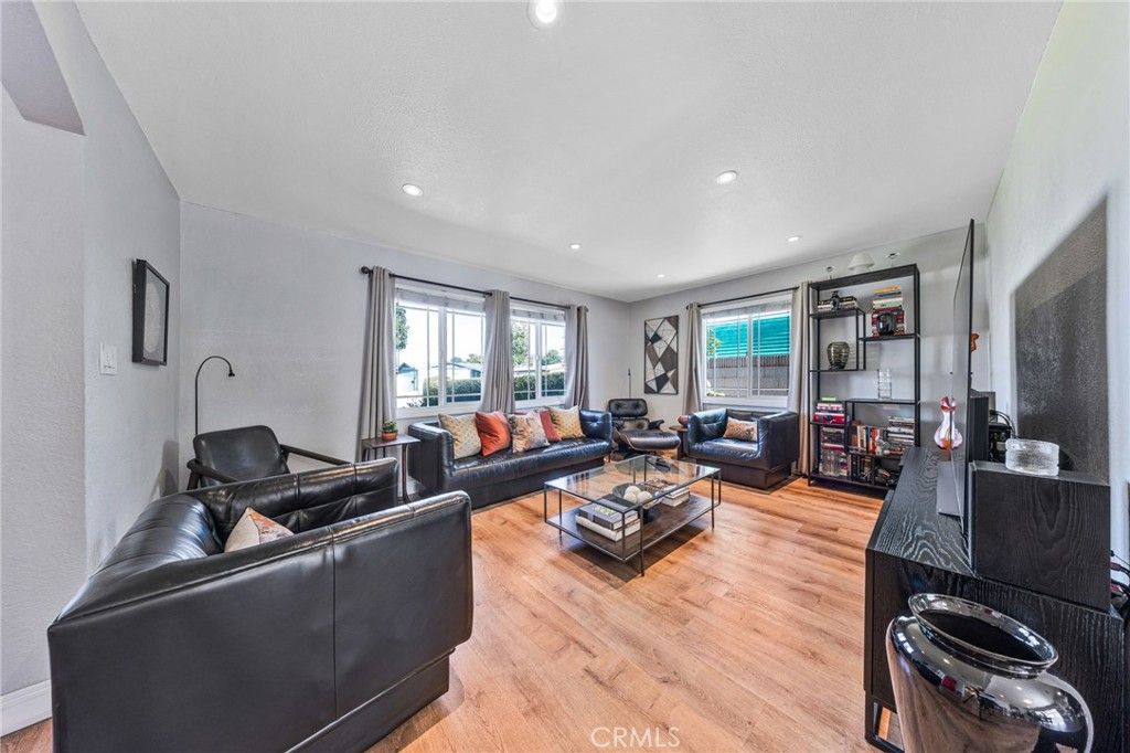 Image 4 of property listing at 19103 Galway, Carson, CA 90746