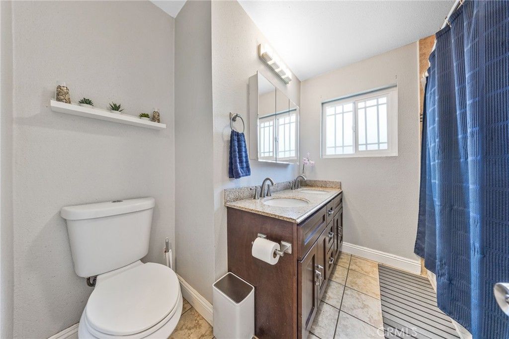 Image 9 of property listing at 19103 Galway, Carson, CA 90746