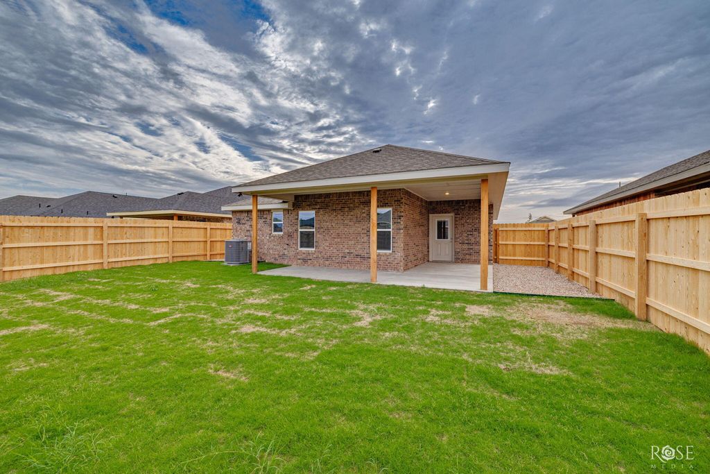 Image 21 of property listing at 3025 Walnut Hill Drive, San Angelo, TX 76904