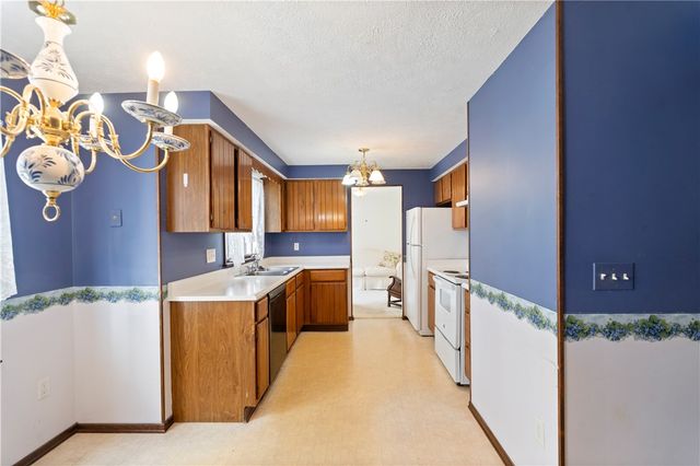 755 Tanya Cir, Webster, NY 14580