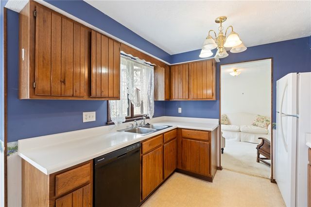 755 Tanya Cir, Webster, NY 14580