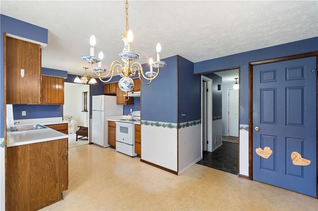 755 Tanya Cir, Webster, NY 14580