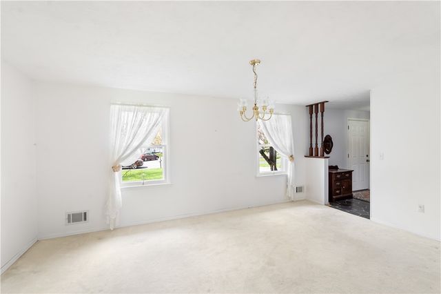 755 Tanya Cir, Webster, NY 14580